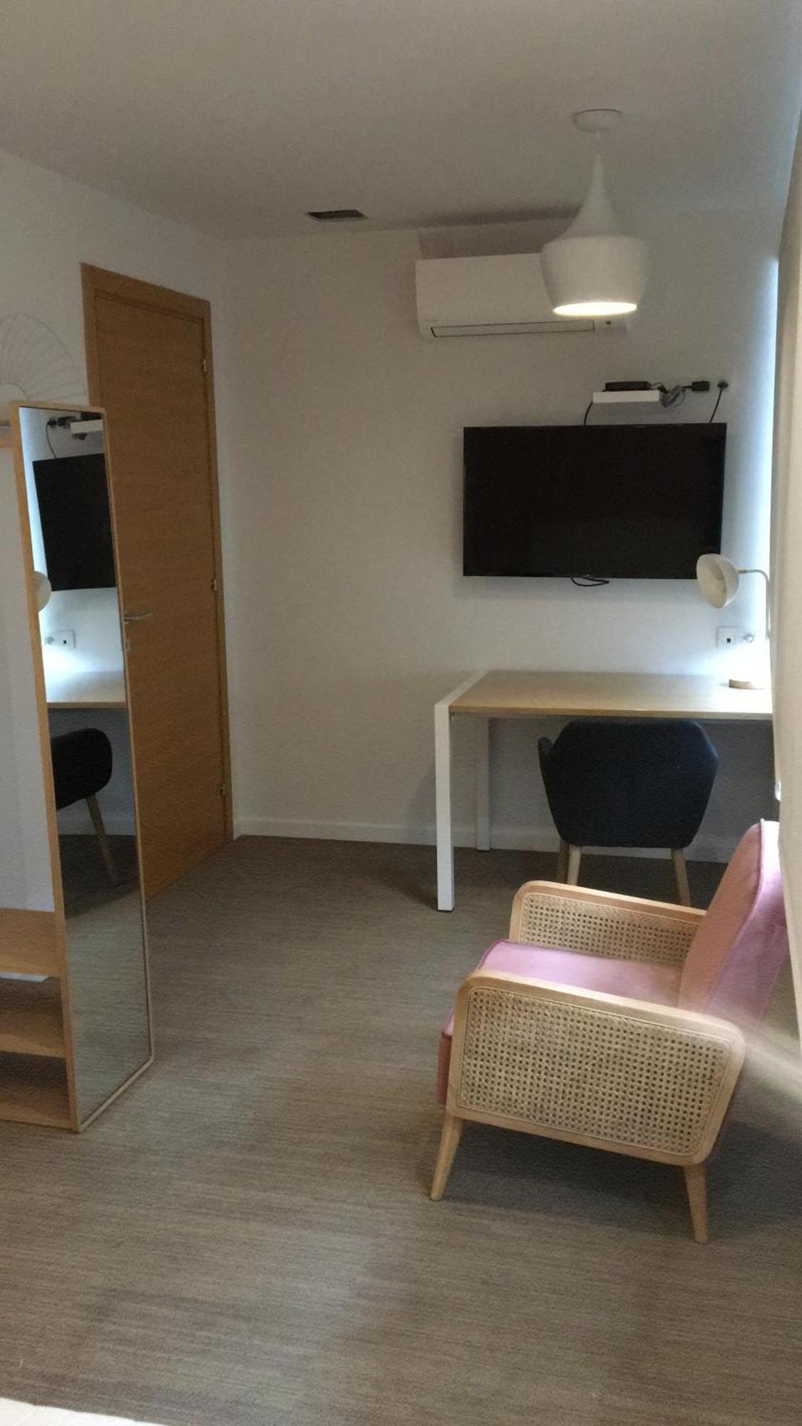 Daynight Sauveniere Apartment Liege Room photo